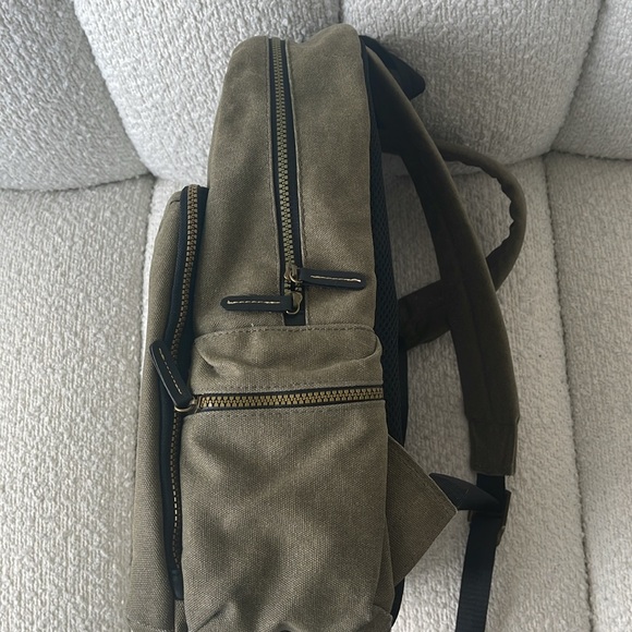 Cocoon Canvas Laptop Backback - Picture 9 of 11